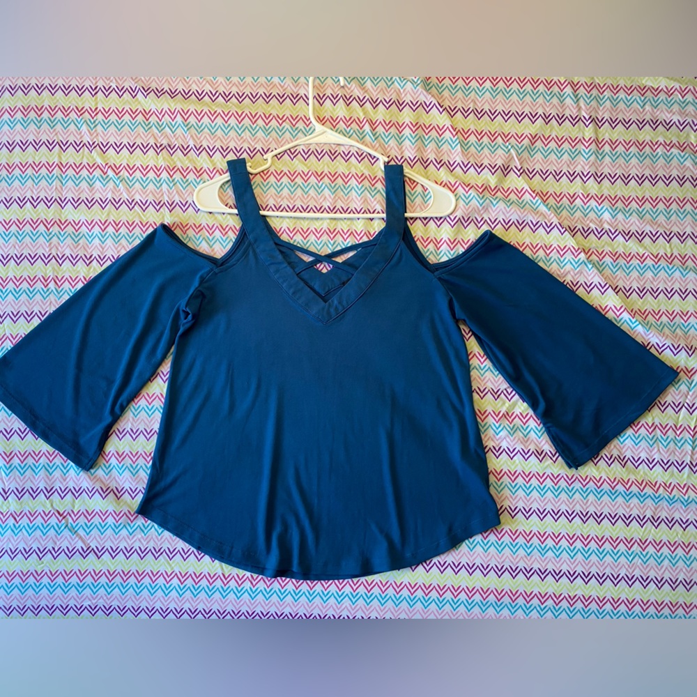The Workshop Women’s Blue Top Size L V-Neck Bell Sleeve